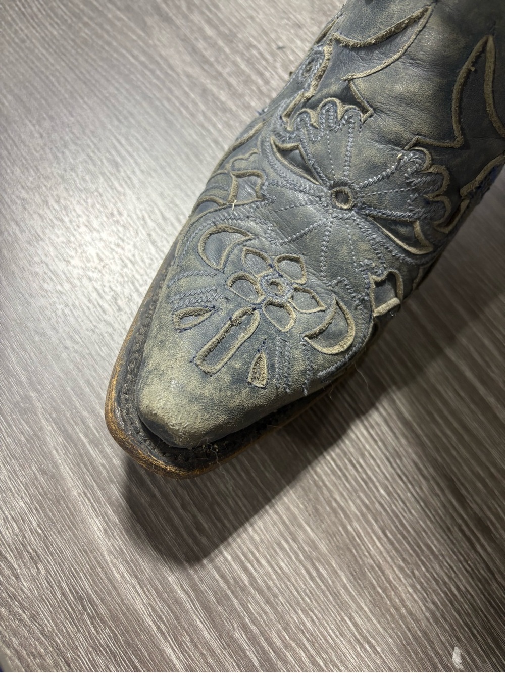 Embroidered Distressed Blue washed lane robin 9M Cowgirl Boots - Picture 5 of 7